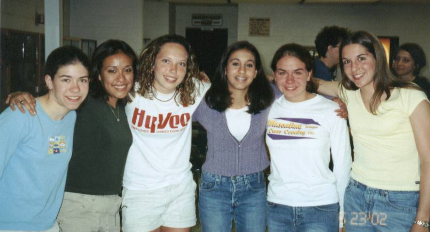 track_02_distance_girls.jpg